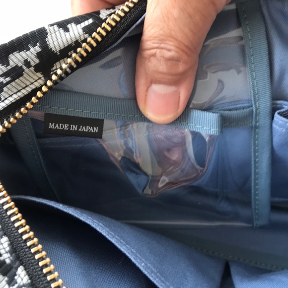 Artisan & Artist Crossbody Bag - Picture 6 of 9